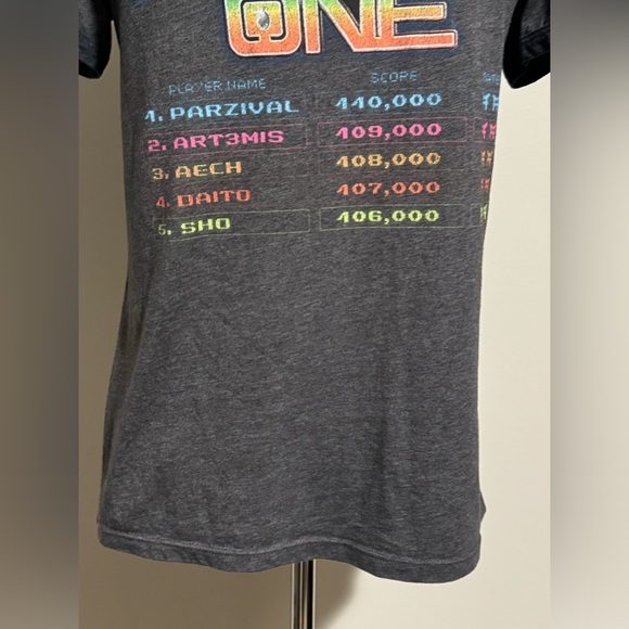 EUC Ready Player One Crewneck High Score Multicolor Graphic Tee size medium - Picture 8 of 9